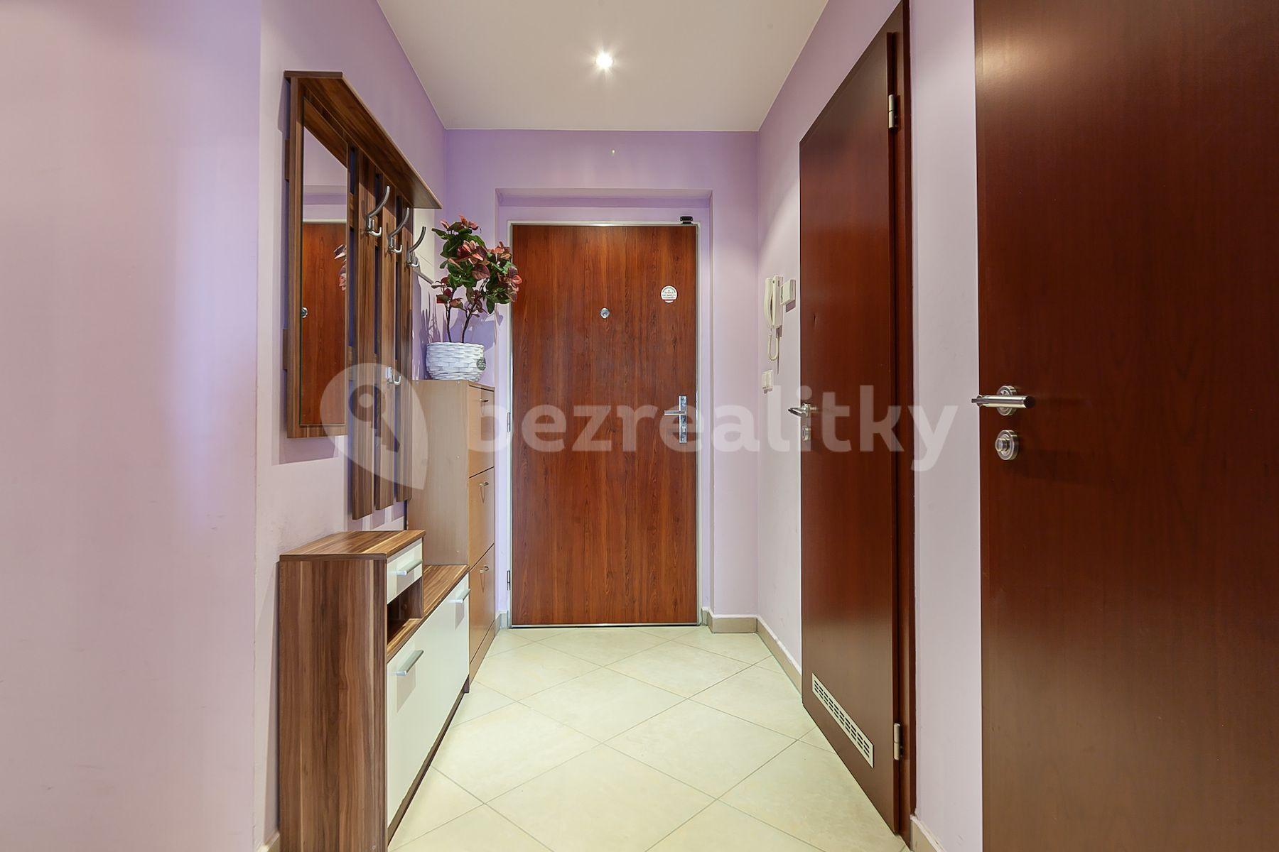 2 bedroom with open-plan kitchen flat for sale, 65 m², Pečárková, Prague, Prague