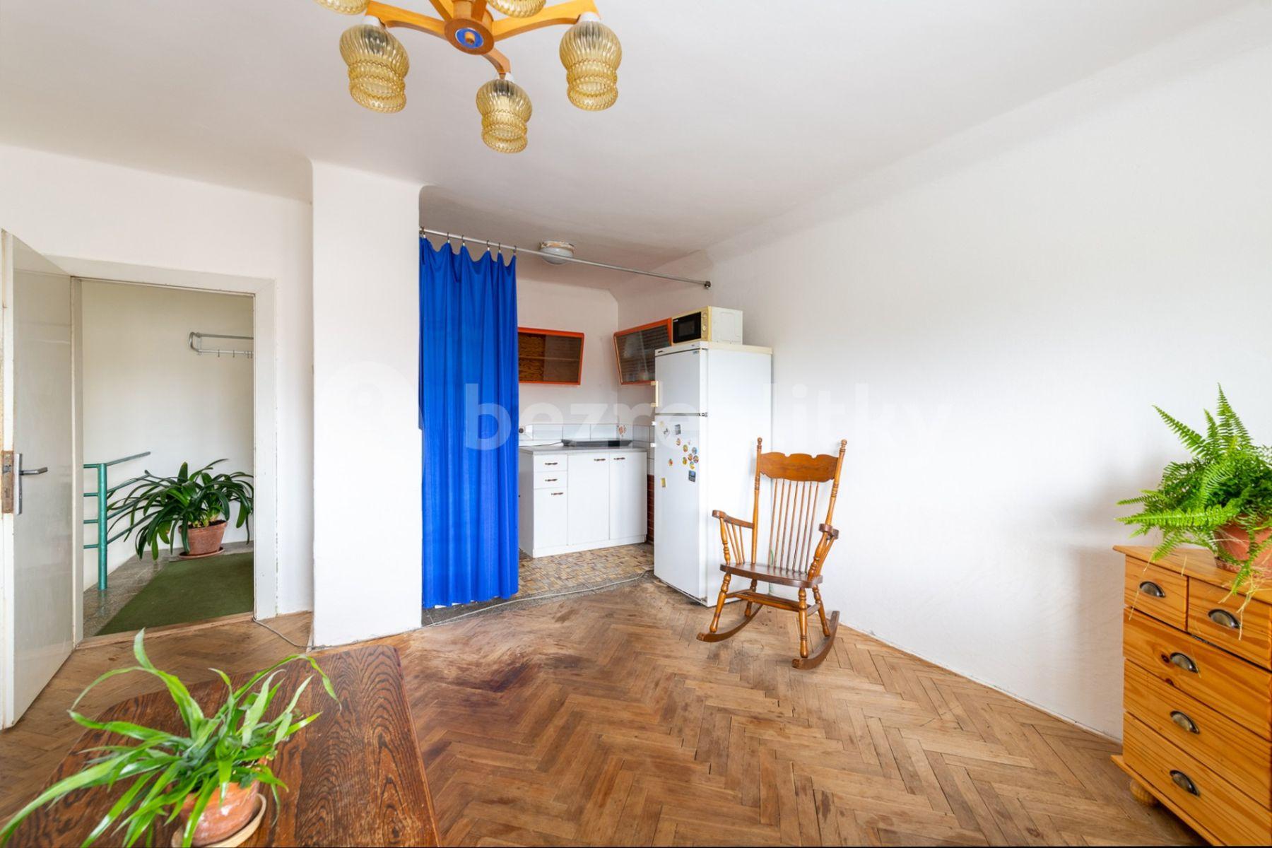 house for sale, 165 m², Zakouřilova, Prague, Prague