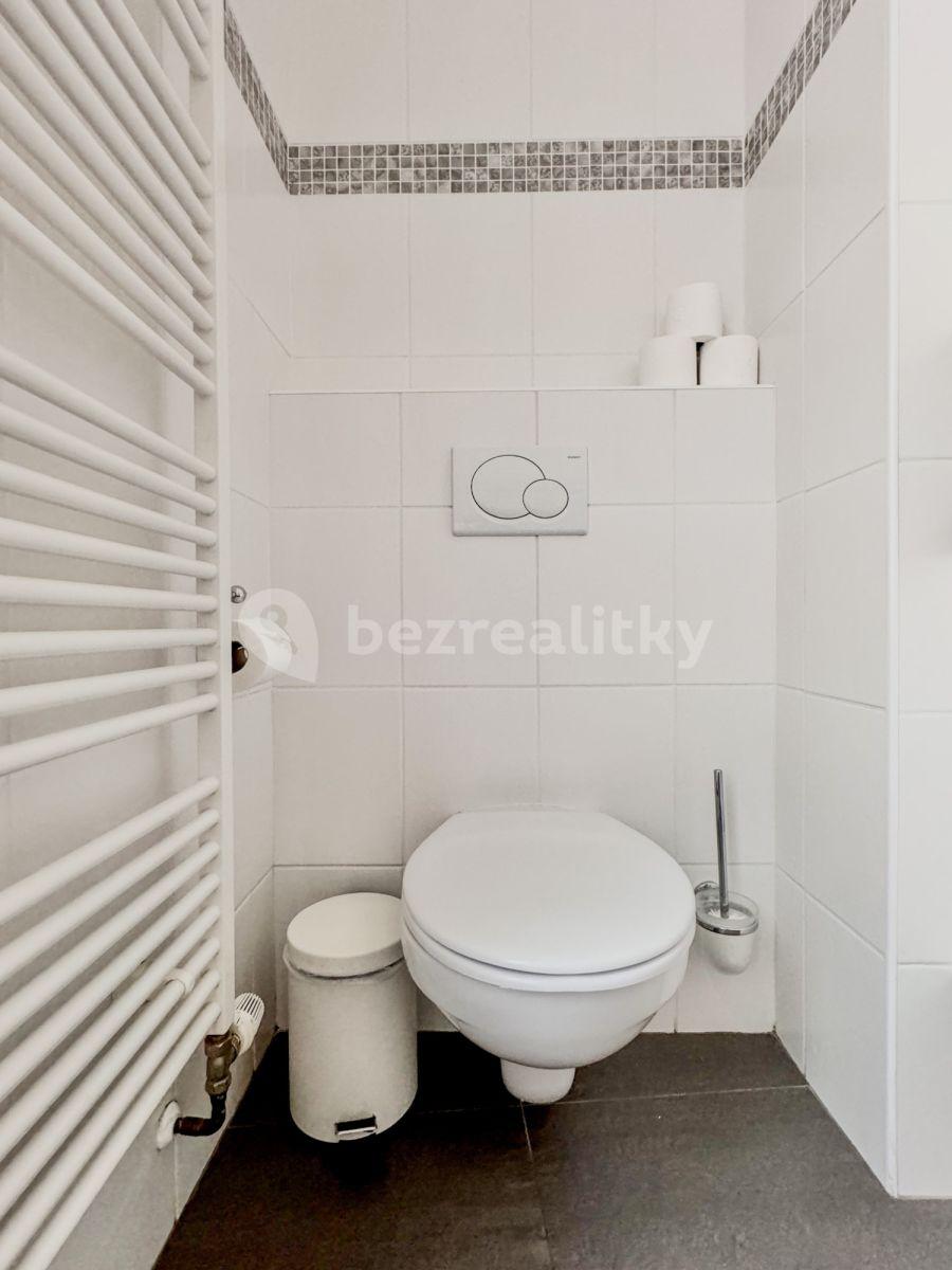 4 bedroom flat to rent, 136 m², Betlémská, Prague, Prague