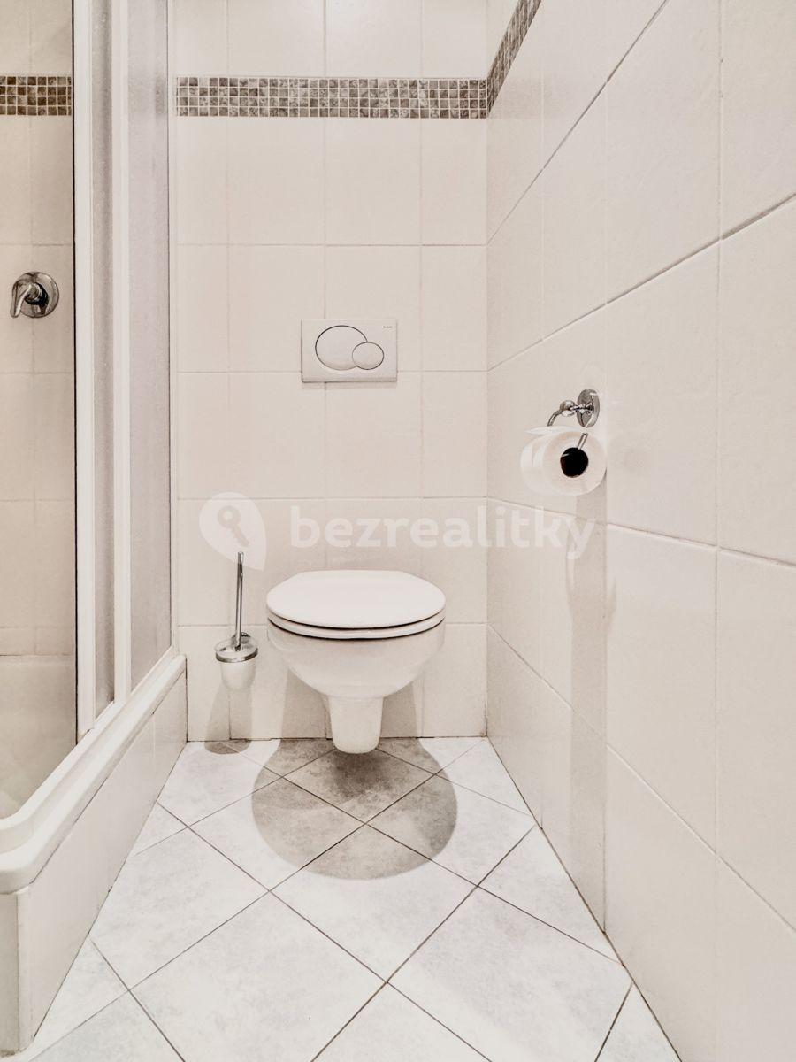 4 bedroom flat to rent, 136 m², Betlémská, Prague, Prague