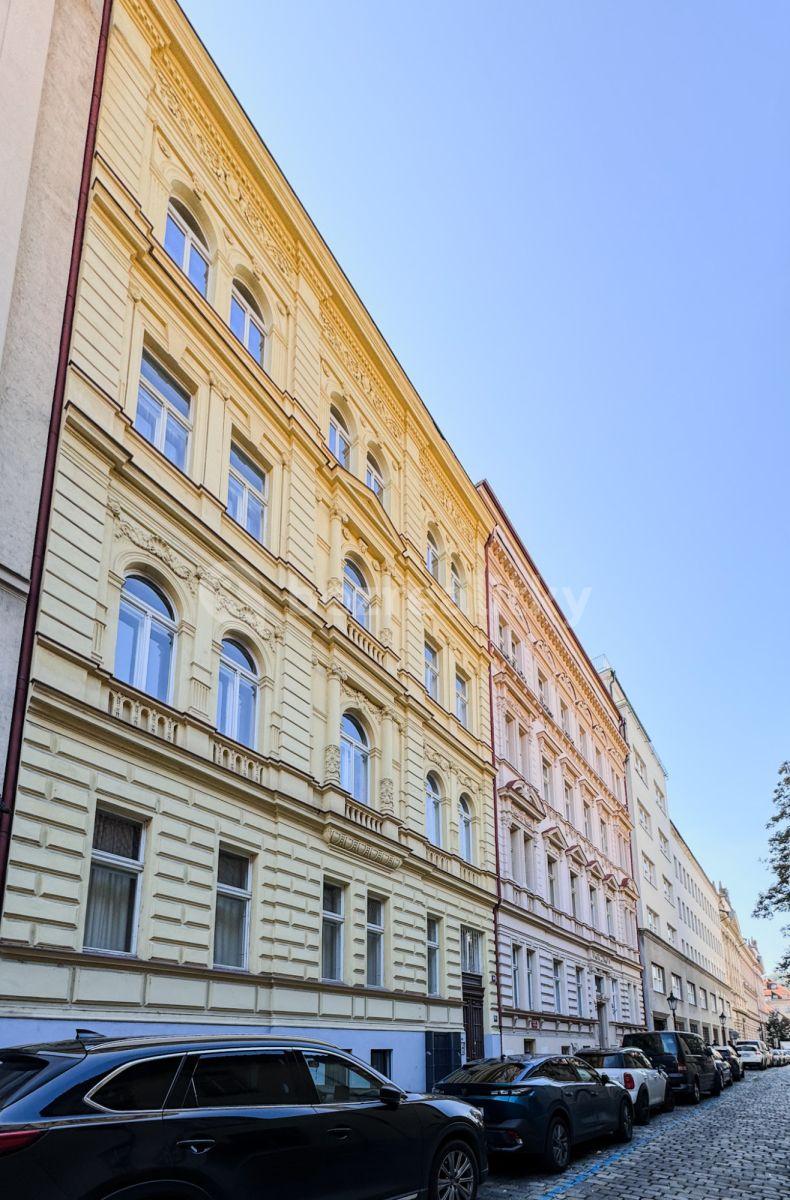 4 bedroom flat to rent, 136 m², Betlémská, Prague, Prague