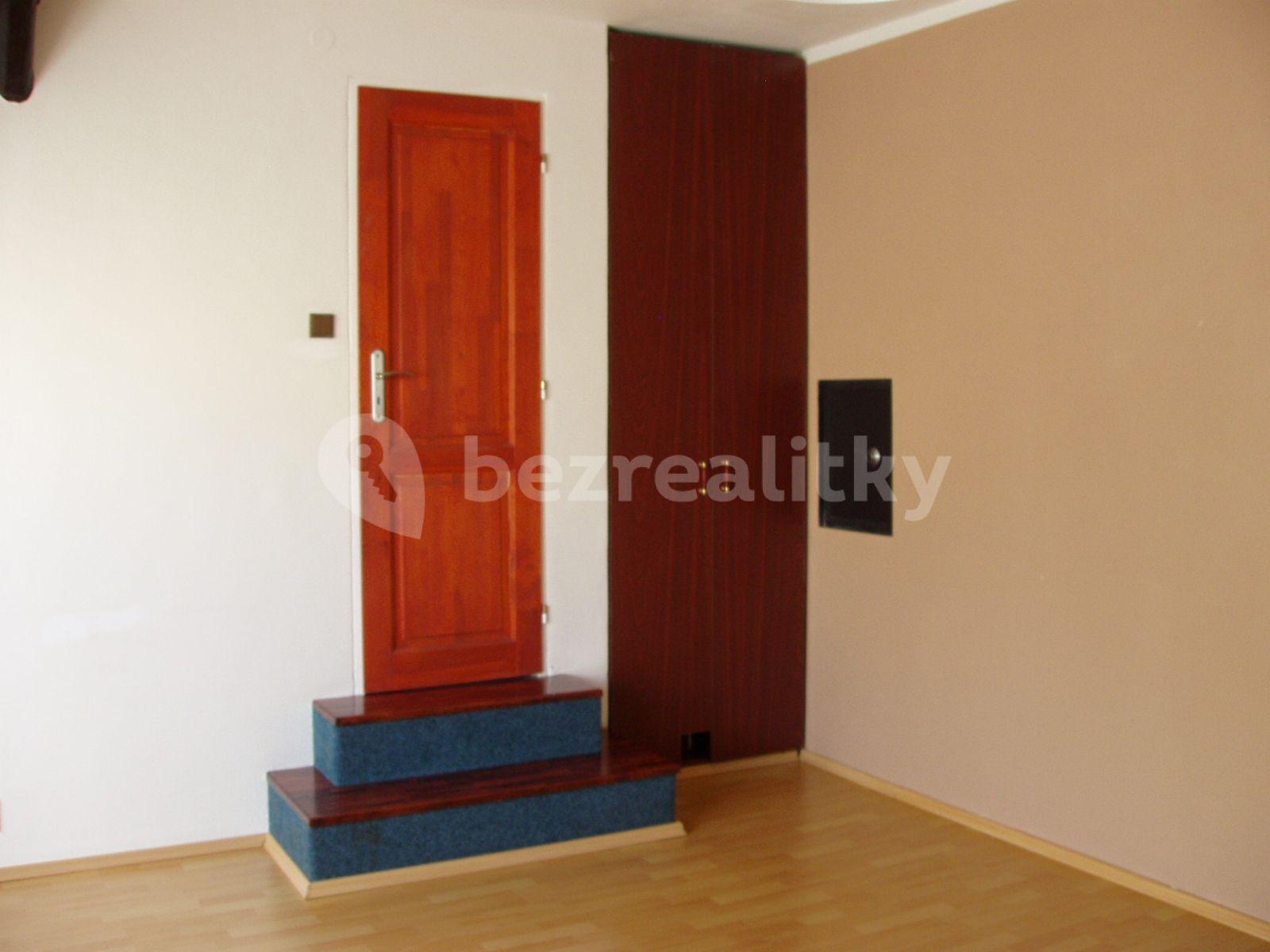 1 bedroom with open-plan kitchen flat to rent, 64 m², Zámostní, Ostrava, Moravskoslezský Region