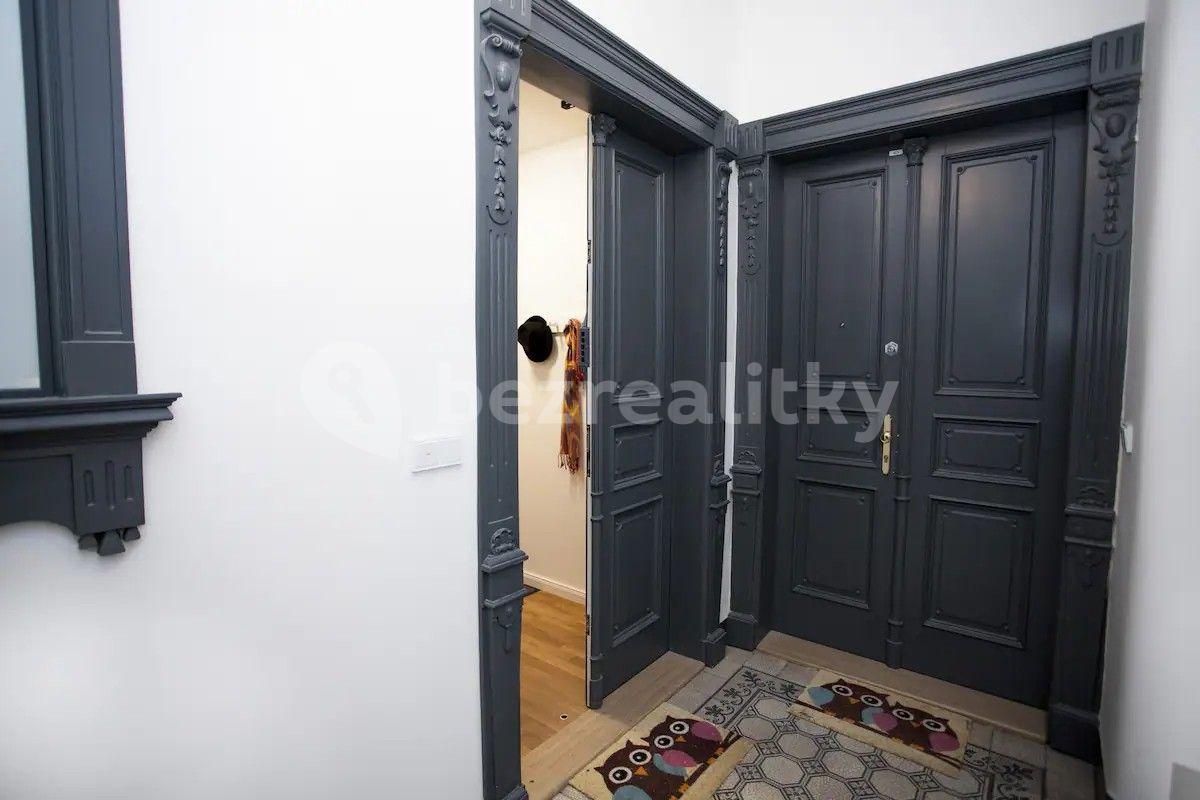 1 bedroom with open-plan kitchen flat for sale, 49 m², Nitranská, Prague, Prague