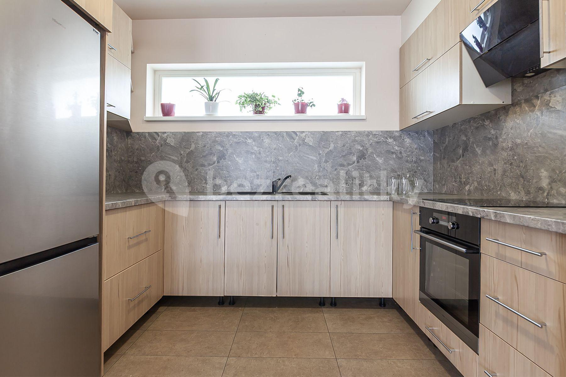 1 bedroom with open-plan kitchen flat for sale, 71 m², Mezi vodami, Prague, Prague