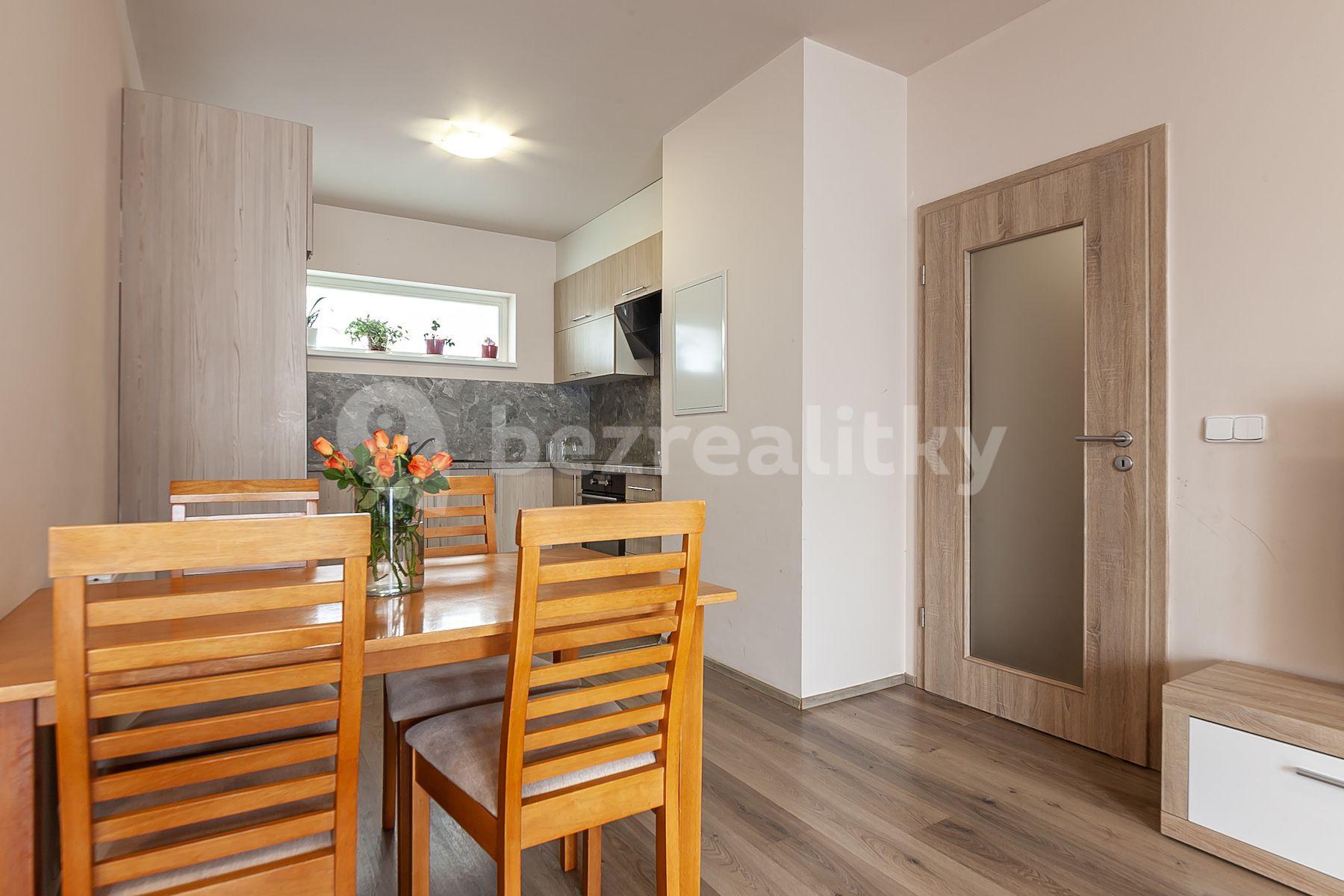 1 bedroom with open-plan kitchen flat for sale, 71 m², Mezi vodami, Prague, Prague