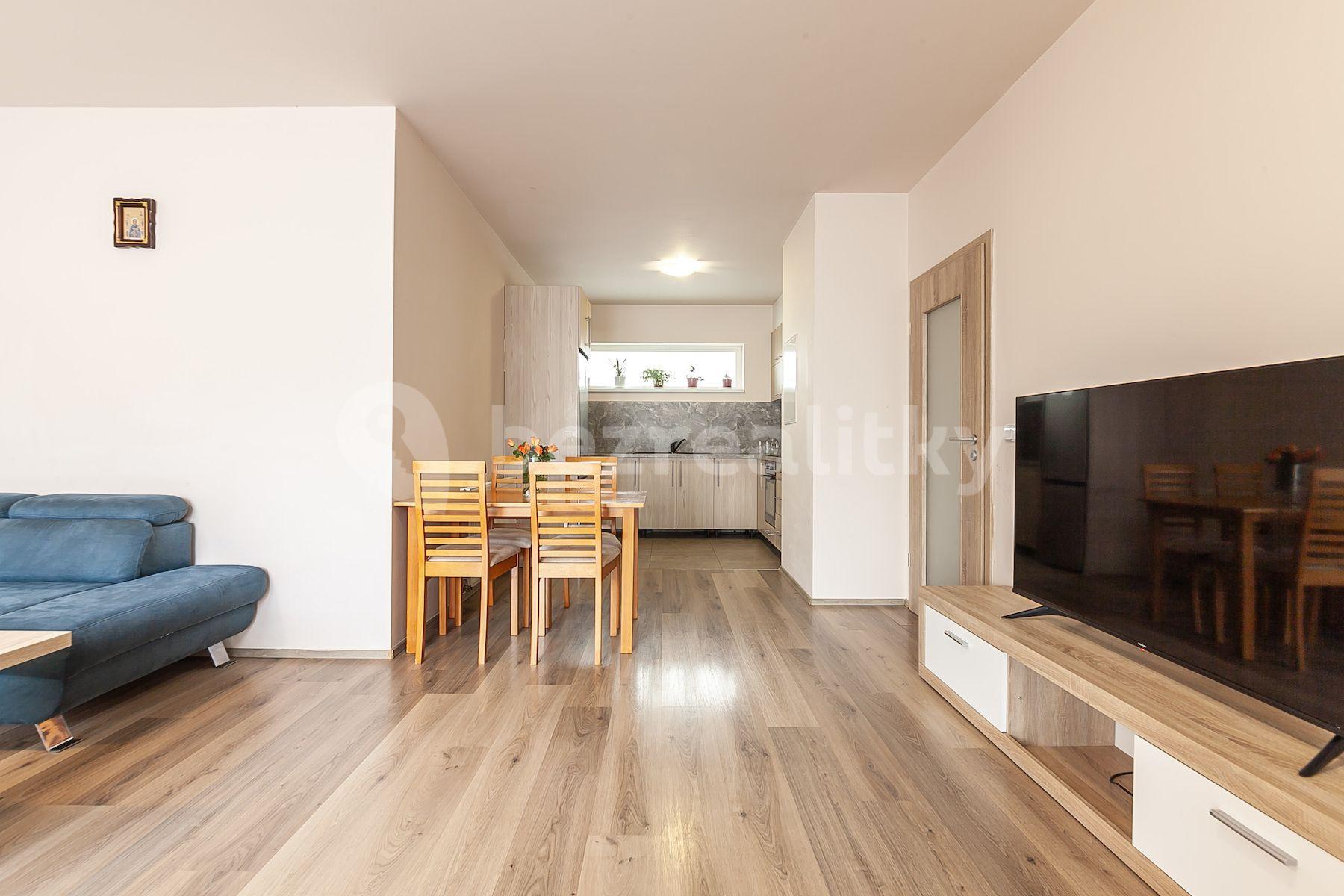 1 bedroom with open-plan kitchen flat for sale, 71 m², Mezi vodami, Prague, Prague