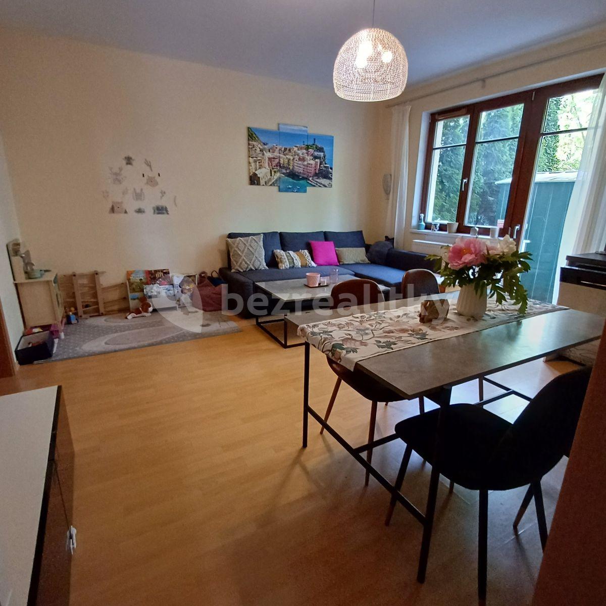 2 bedroom with open-plan kitchen flat for sale, 65 m², Vladycká, Prague, Prague