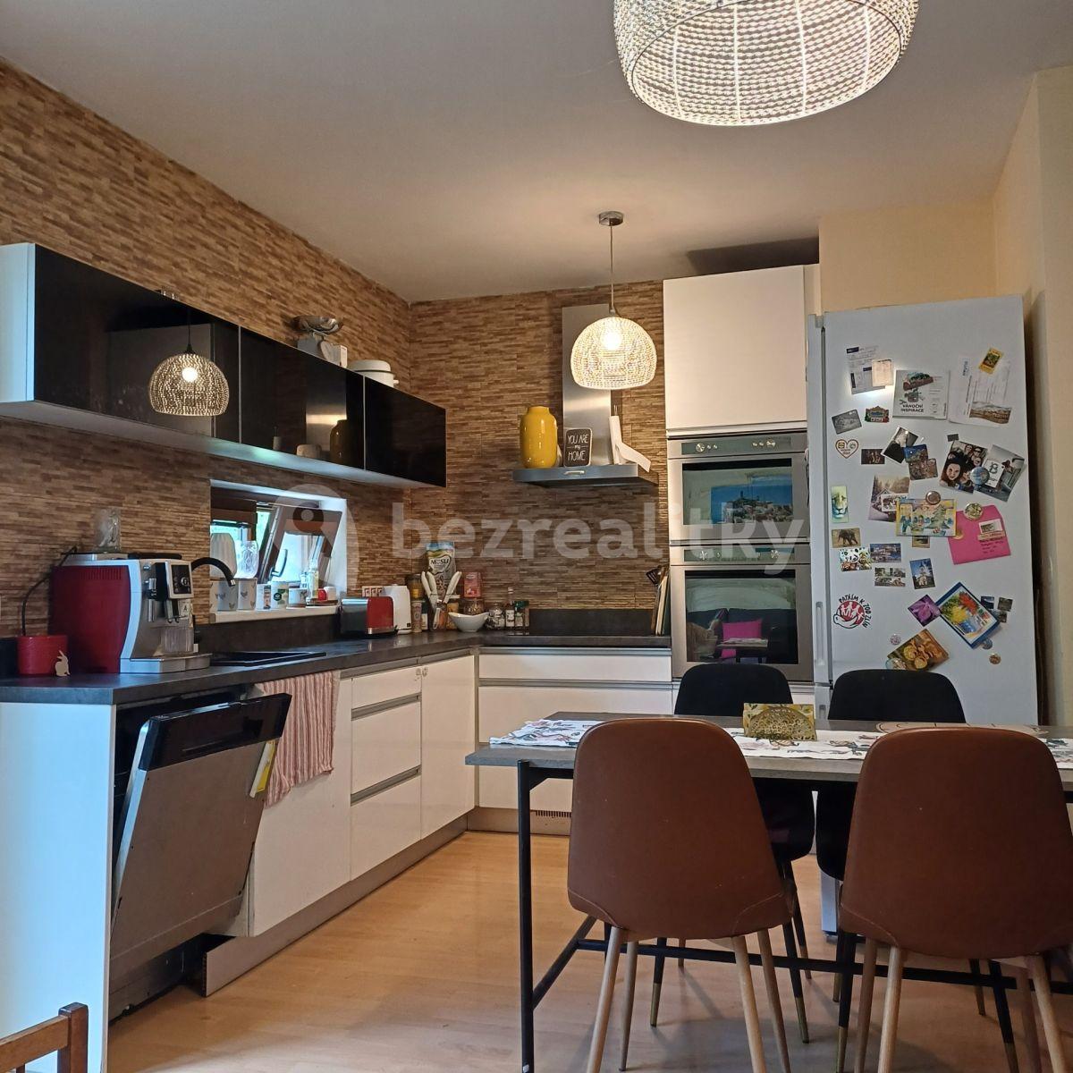 2 bedroom with open-plan kitchen flat for sale, 65 m², Vladycká, Prague, Prague