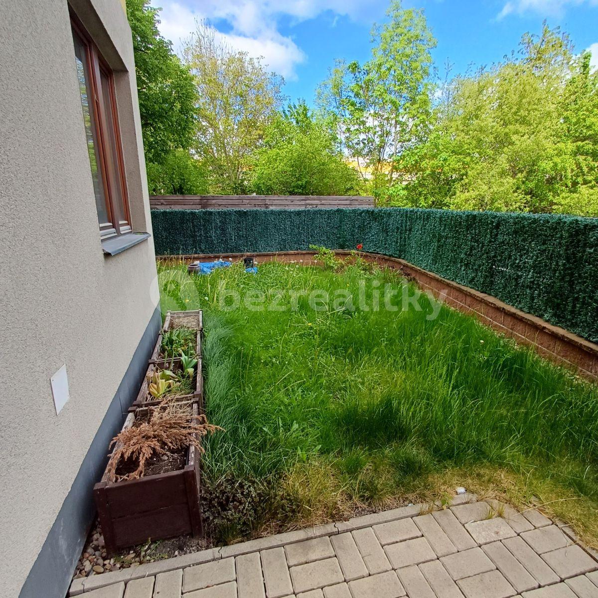 2 bedroom with open-plan kitchen flat for sale, 65 m², Vladycká, Prague, Prague