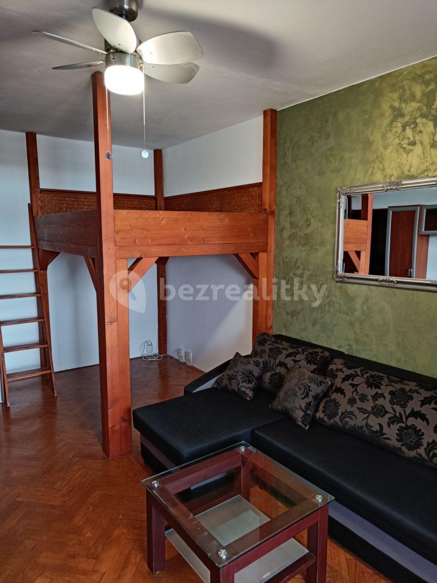 1 bedroom flat to rent, 32 m², Halasovo náměstí, Brno, Jihomoravský Region