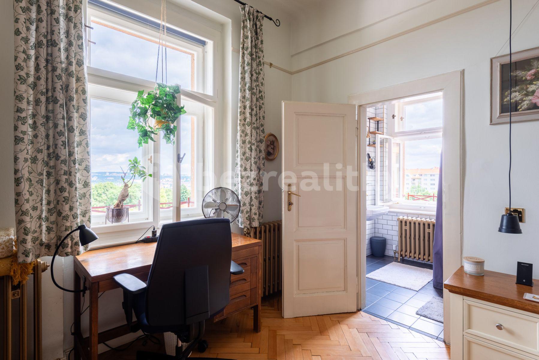 4 bedroom flat to rent, 130 m², Hartigova, Prague, Prague