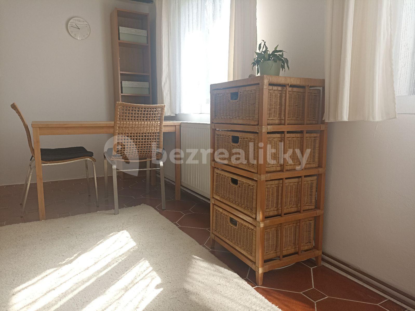 house to rent, 77 m², V Mokřinách, Prague, Prague