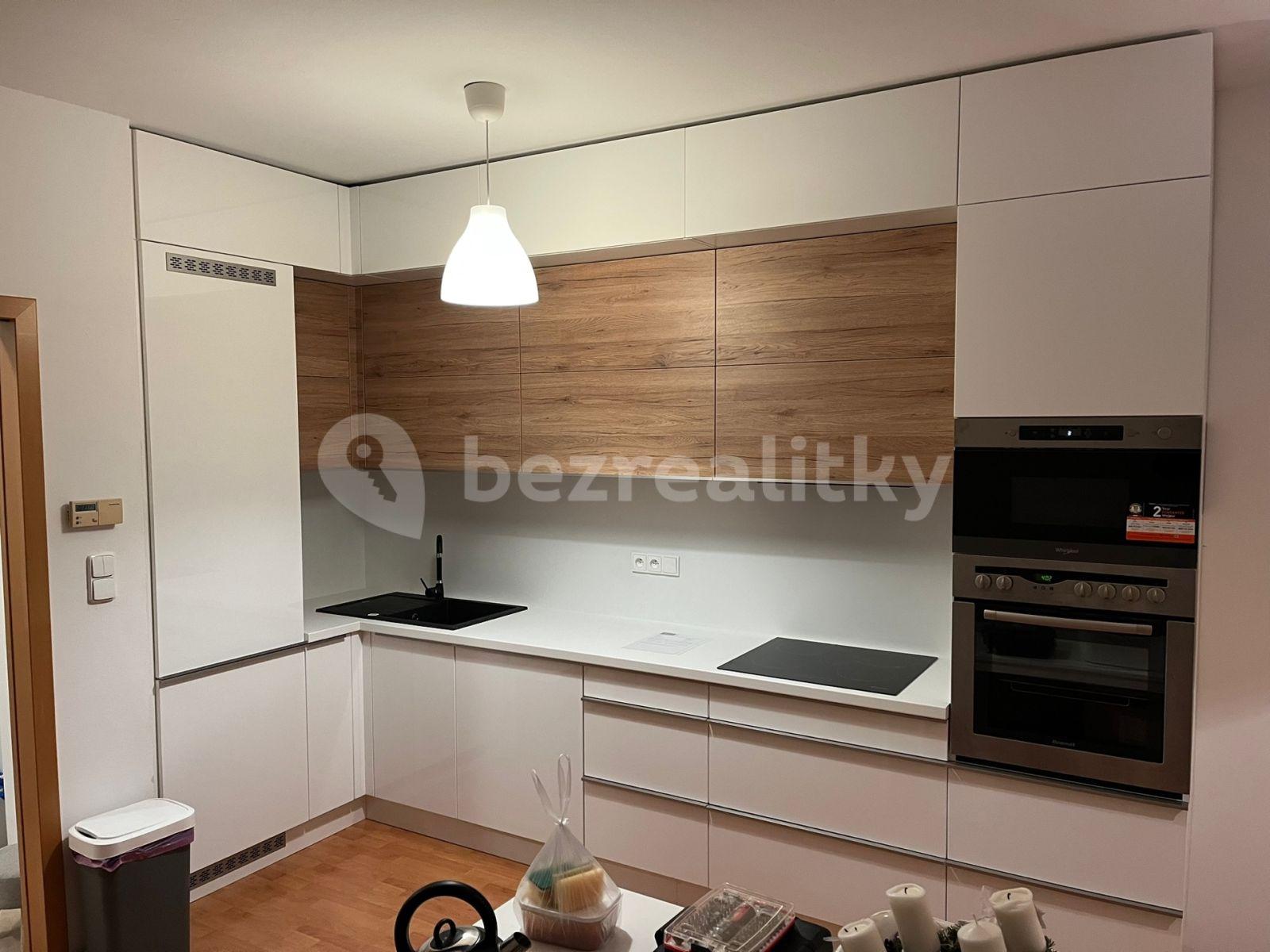 2 bedroom with open-plan kitchen flat to rent, 61 m², Erbenova, Velké Přílepy, Středočeský Region