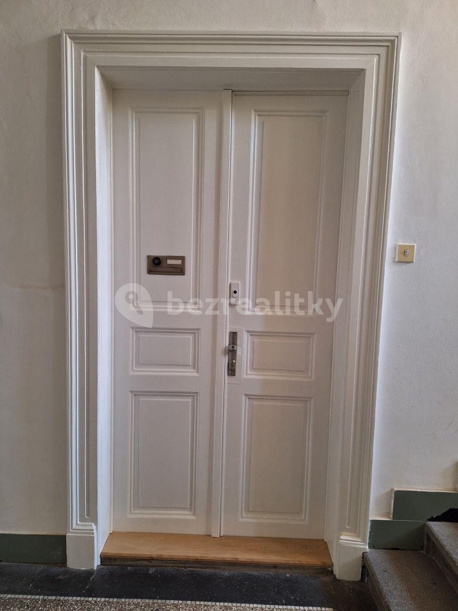 3 bedroom with open-plan kitchen flat to rent, 96 m², Sezimova, Prague, Prague