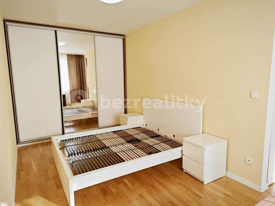 1 bedroom with open-plan kitchen flat to rent, 45 m², U Svobodárny, Prague, Prague