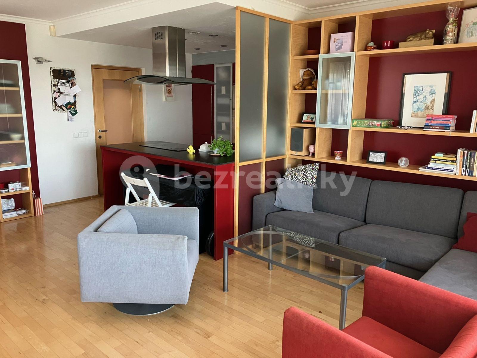 4 bedroom with open-plan kitchen flat to rent, 129 m², Kohoutových, Prague, Prague