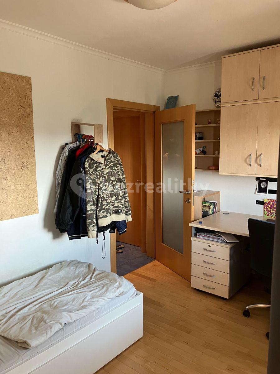 4 bedroom with open-plan kitchen flat to rent, 129 m², Kohoutových, Prague, Prague