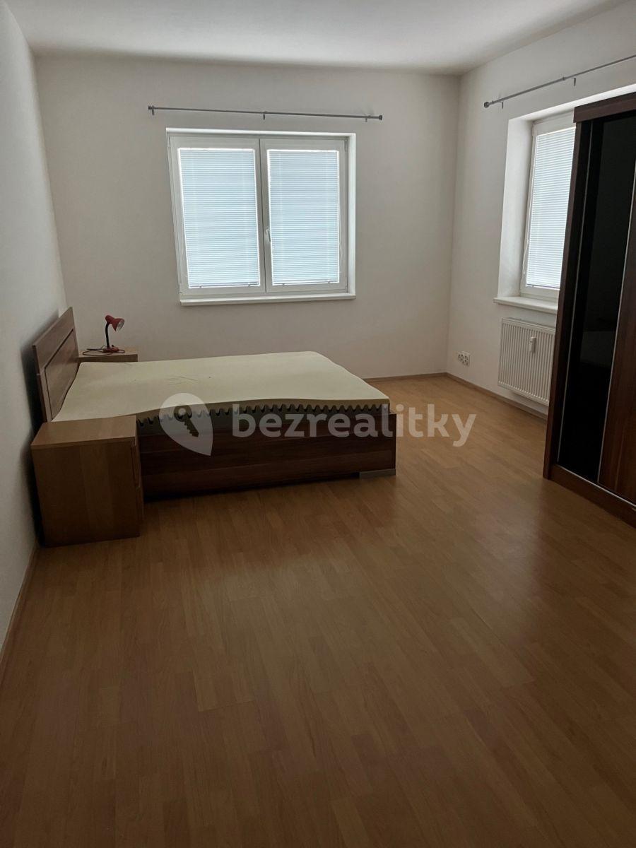 1 bedroom with open-plan kitchen flat to rent, 58 m², Komenského, Šestajovice, Středočeský Region