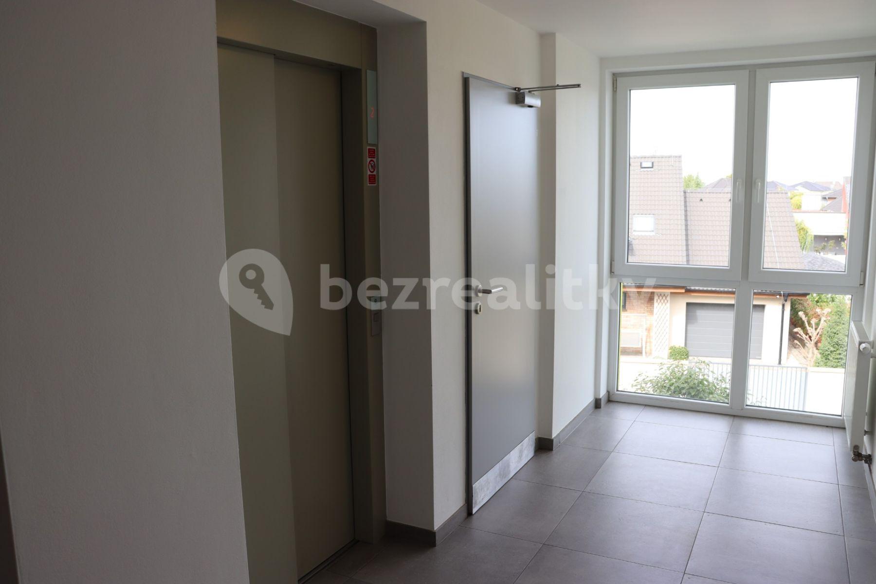 1 bedroom with open-plan kitchen flat for sale, 68 m², Cedrová, Jesenice, Středočeský Region