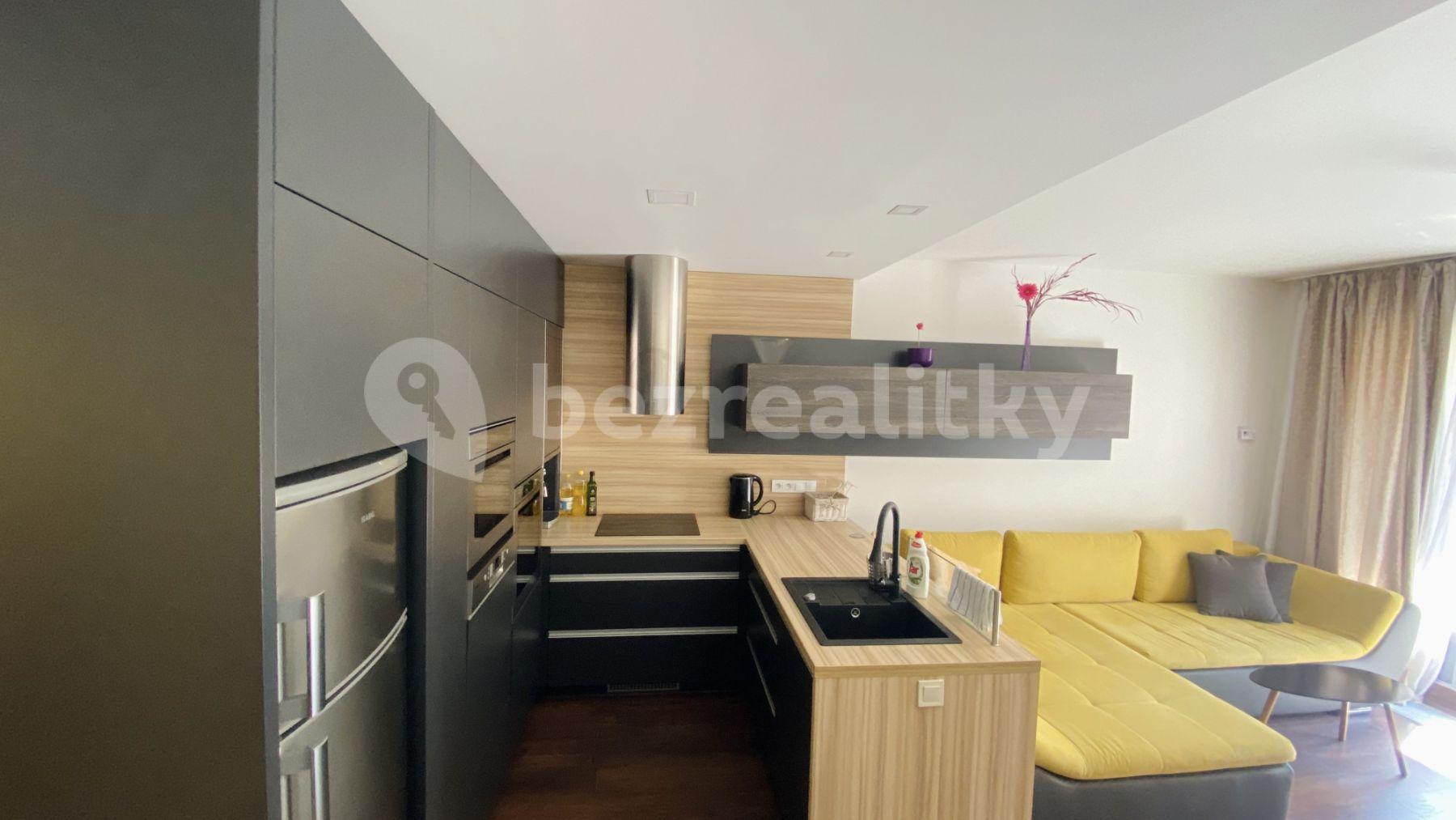 2 bedroom flat to rent, 59 m², Mojmírova, Prague, Prague