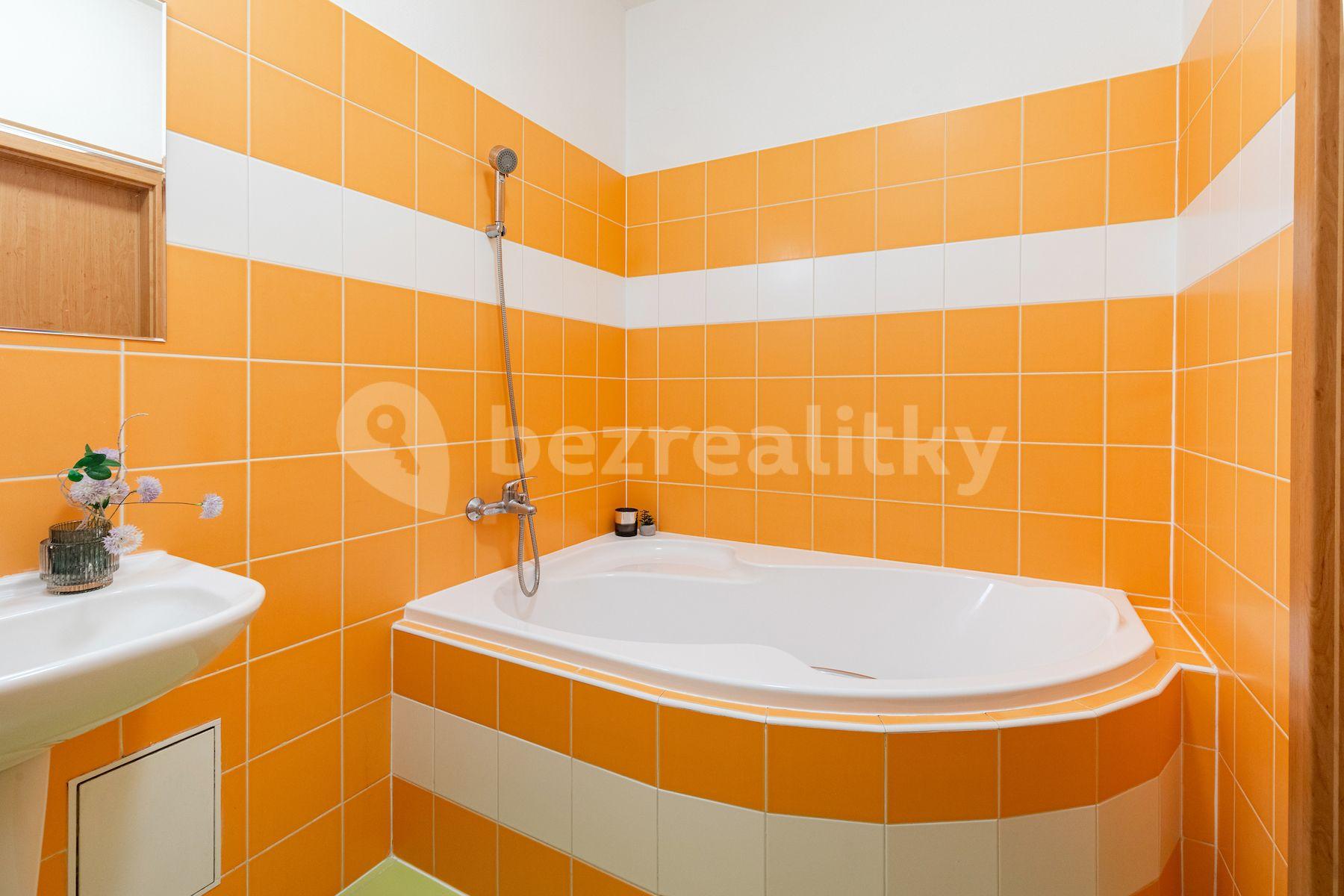 1 bedroom with open-plan kitchen flat for sale, 78 m², Na Slatince, Prague, Prague