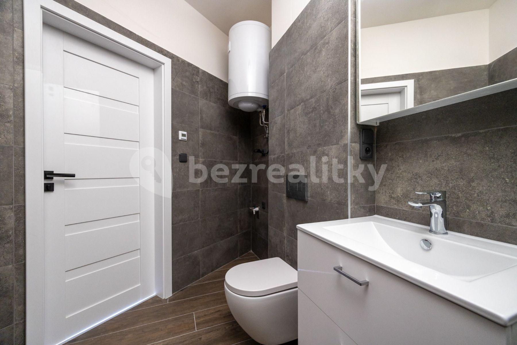 2 bedroom with open-plan kitchen flat for sale, 67 m², Stehlíkova, Slaný, Středočeský Region