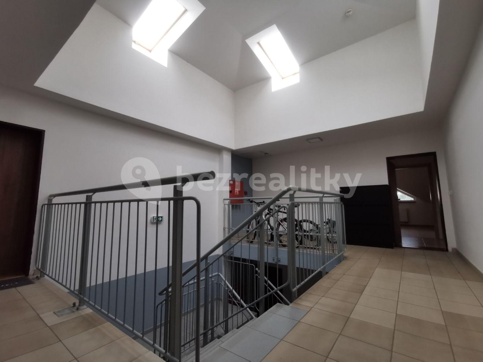 2 bedroom with open-plan kitchen flat for sale, 100 m², T. G. Masaryka, Horoměřice, Středočeský Region