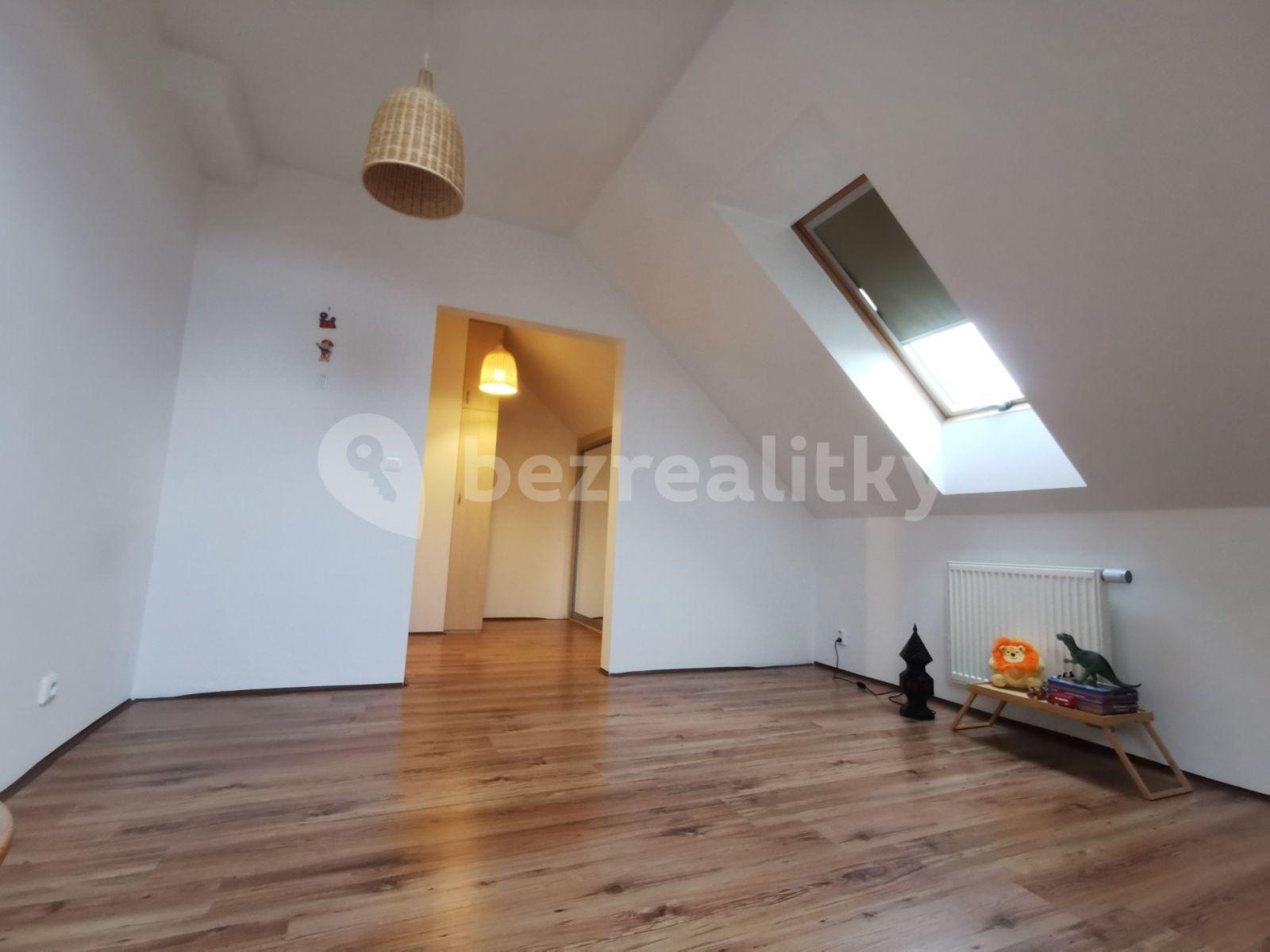 2 bedroom with open-plan kitchen flat for sale, 100 m², T. G. Masaryka, Horoměřice, Středočeský Region