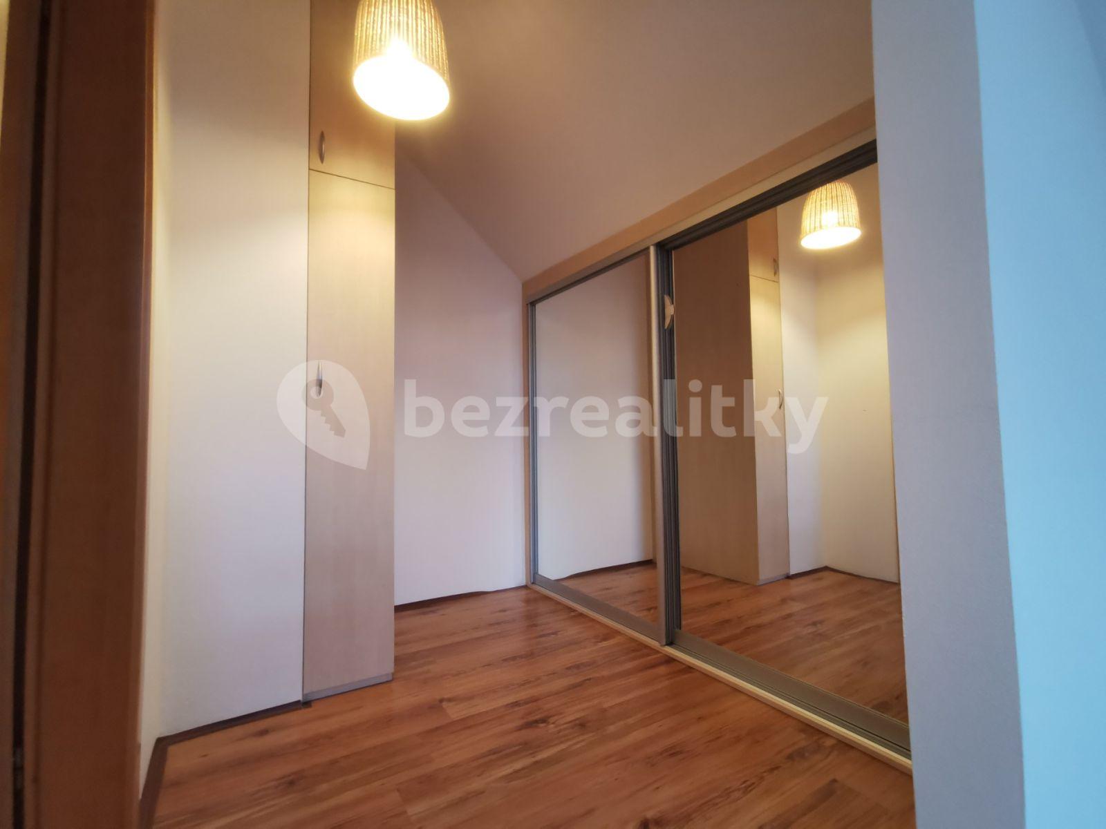 2 bedroom with open-plan kitchen flat for sale, 100 m², T. G. Masaryka, Horoměřice, Středočeský Region