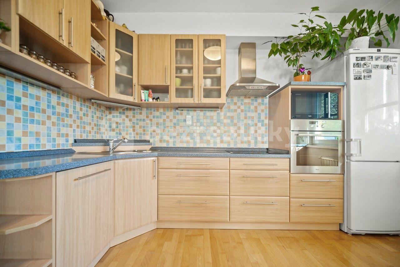 2 bedroom with open-plan kitchen flat for sale, 83 m², Hakenova, Prague, Prague