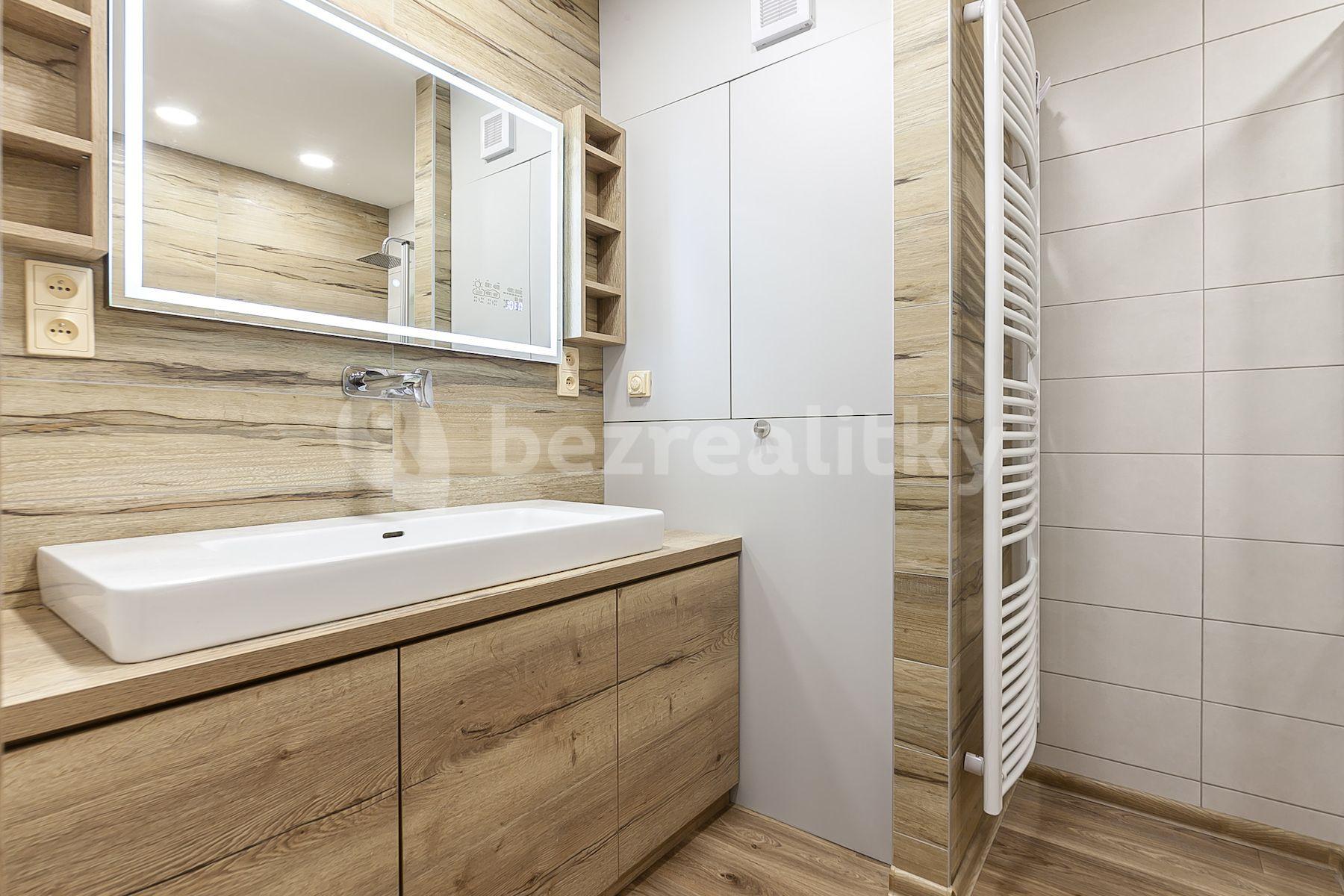 3 bedroom with open-plan kitchen flat for sale, 93 m², Kunštátská, Poděbrady, Středočeský Region