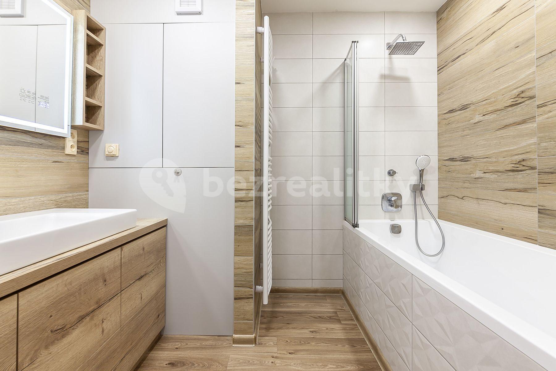 3 bedroom with open-plan kitchen flat for sale, 93 m², Kunštátská, Poděbrady, Středočeský Region