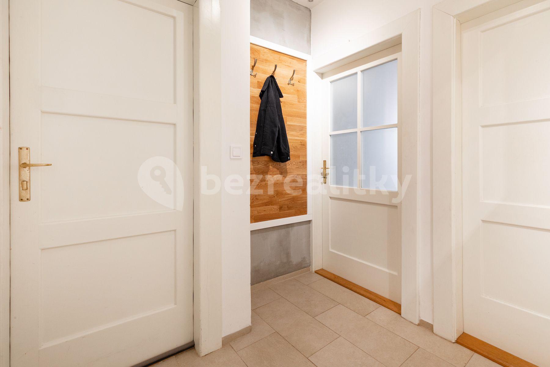 1 bedroom with open-plan kitchen flat for sale, 57 m², Hájkova, Prague, Prague