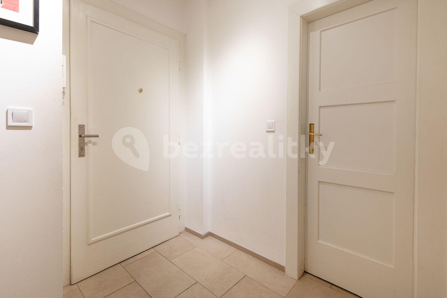 1 bedroom with open-plan kitchen flat for sale, 57 m², Hájkova, Prague, Prague