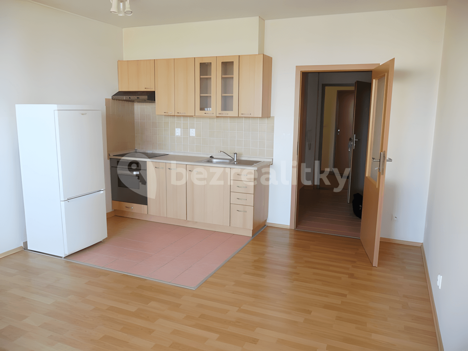 Studio flat for sale, 29 m², Beranových, Prague, Prague