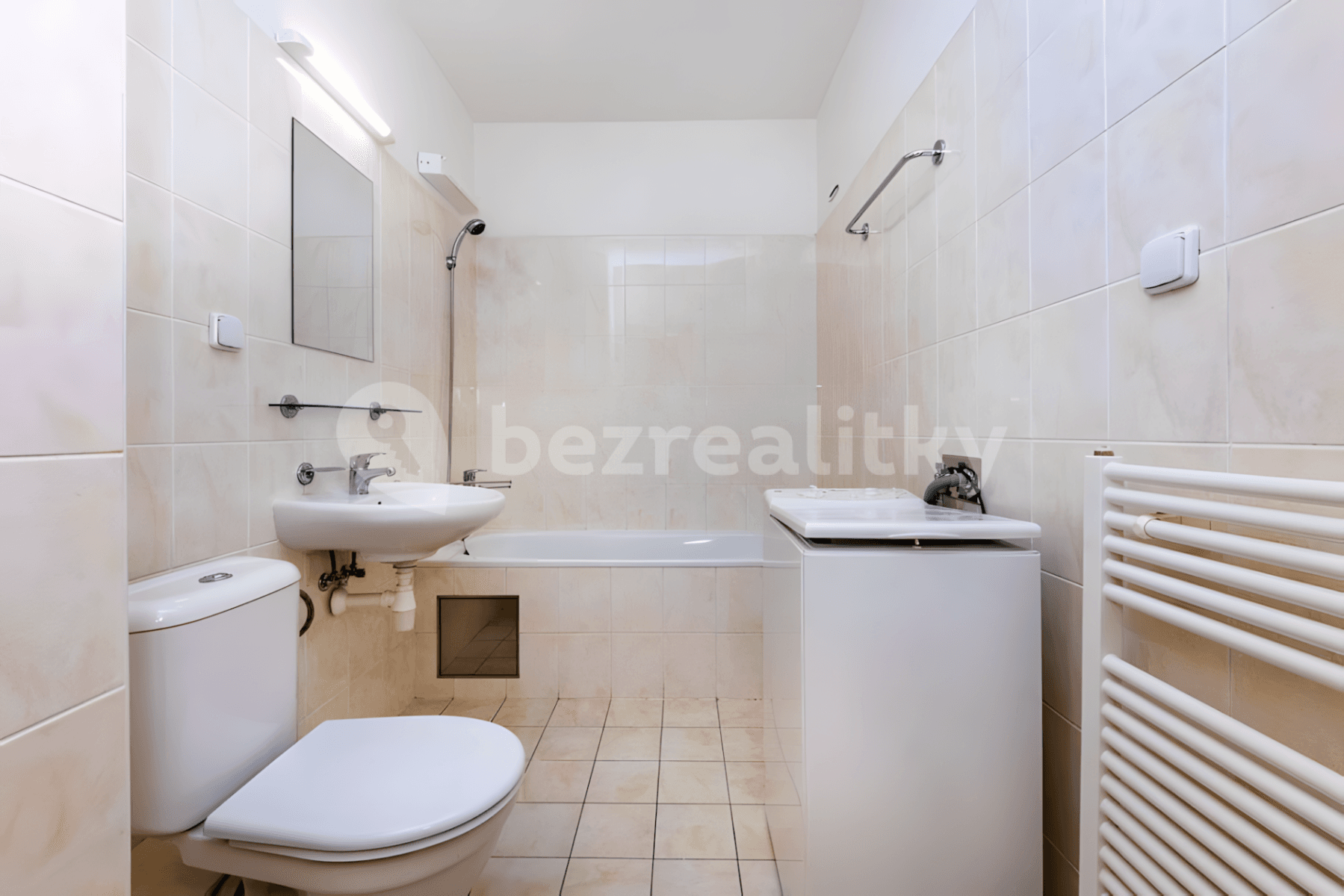 Studio flat for sale, 34 m², Padovská, Prague, Prague