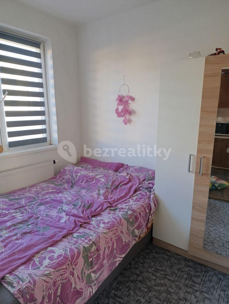 3 bedroom flat for sale, 77 m², 28. října, Křinec, Středočeský Region