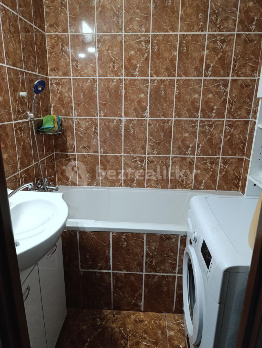 3 bedroom flat for sale, 77 m², 28. října, Křinec, Středočeský Region