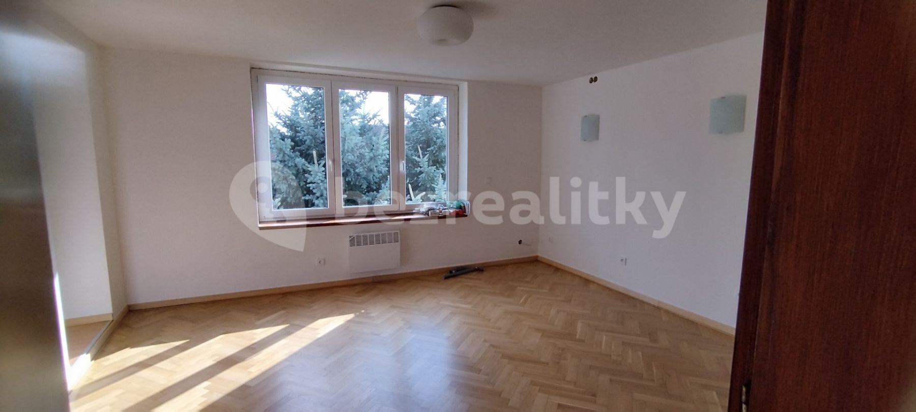 4 bedroom flat to rent, 110 m², Na Liškově, Křenovice, Jihomoravský Region