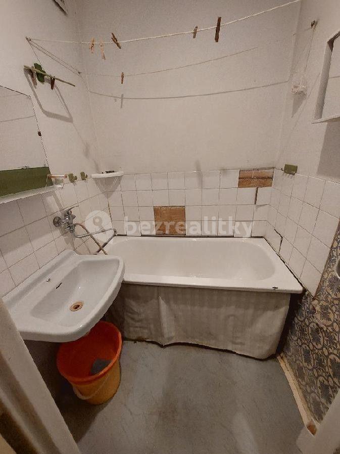 2 bedroom flat for sale, 56 m², U Krbu, Prague, Prague