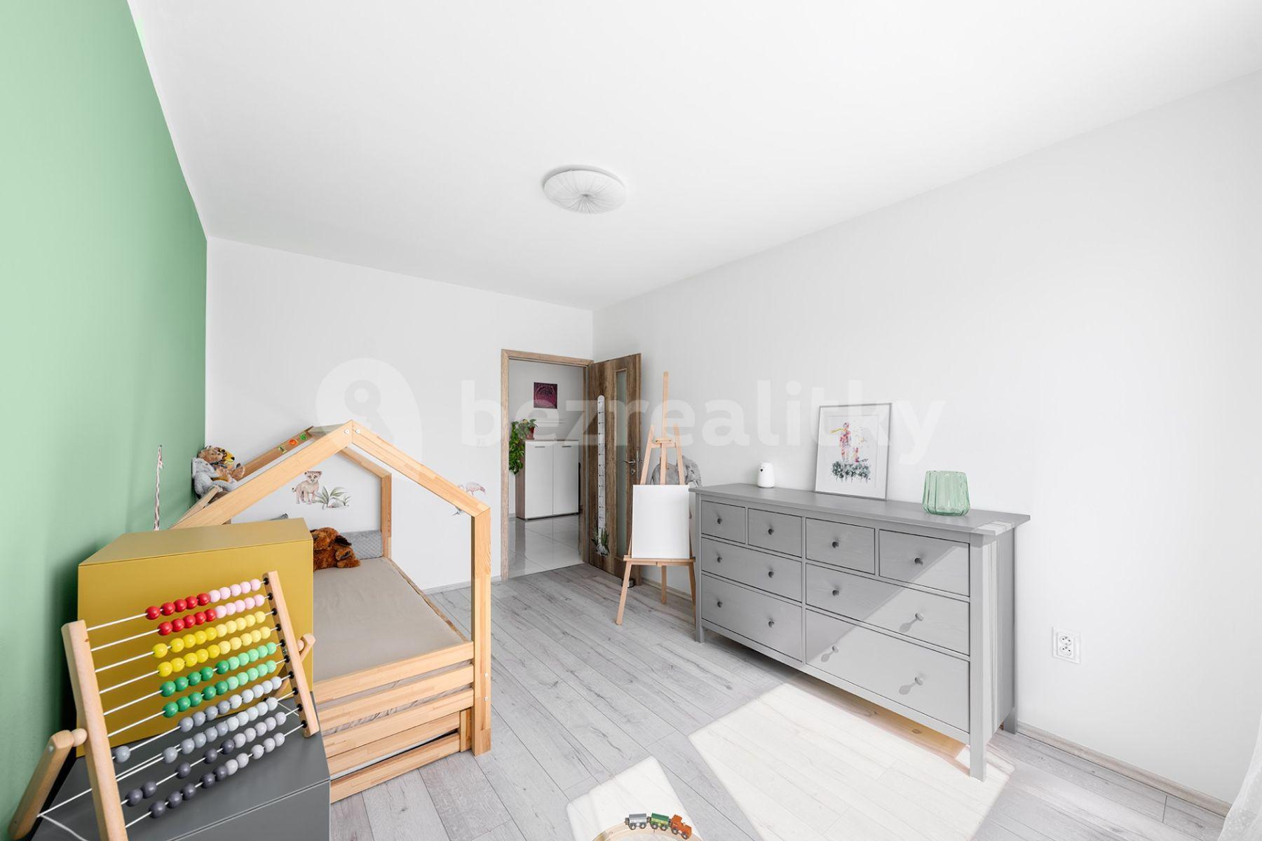 2 bedroom with open-plan kitchen flat to rent, 79 m², Přecechtělova, Prague, Prague