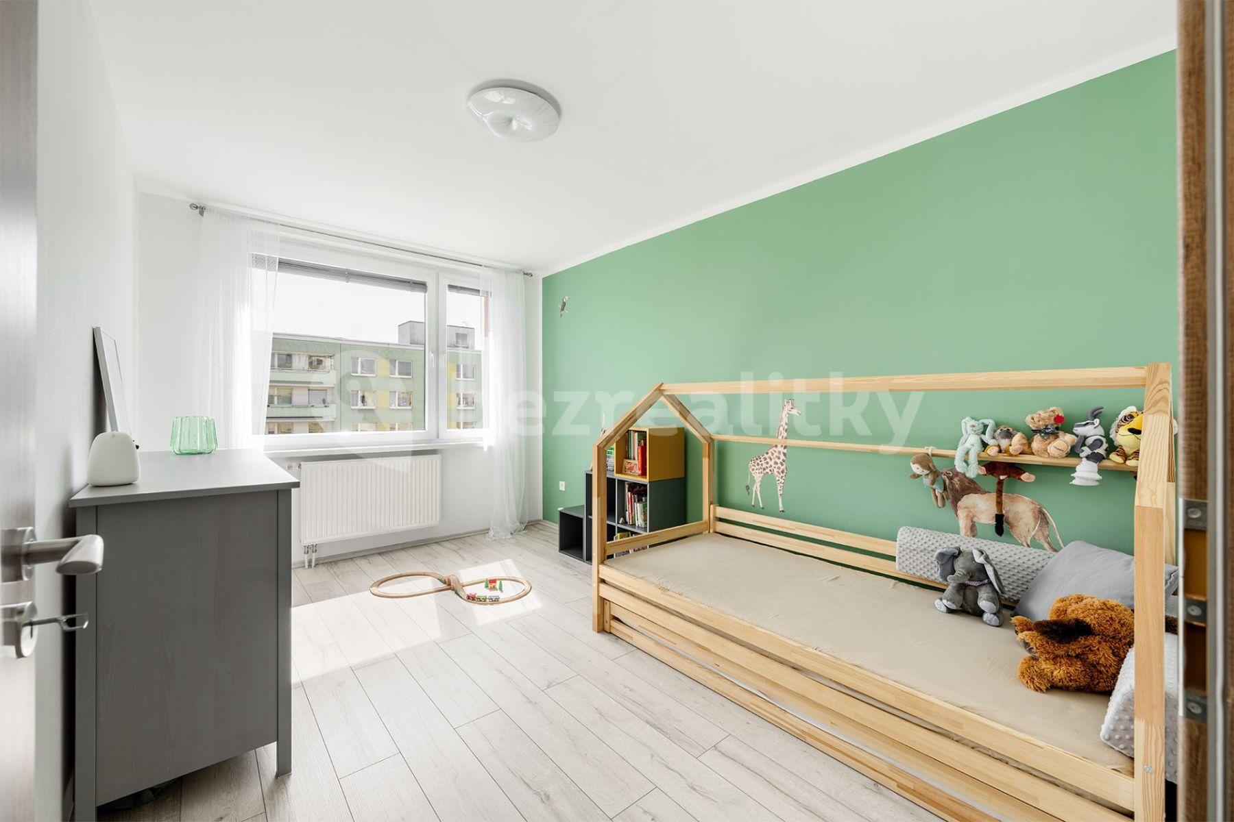 2 bedroom with open-plan kitchen flat to rent, 79 m², Přecechtělova, Prague, Prague