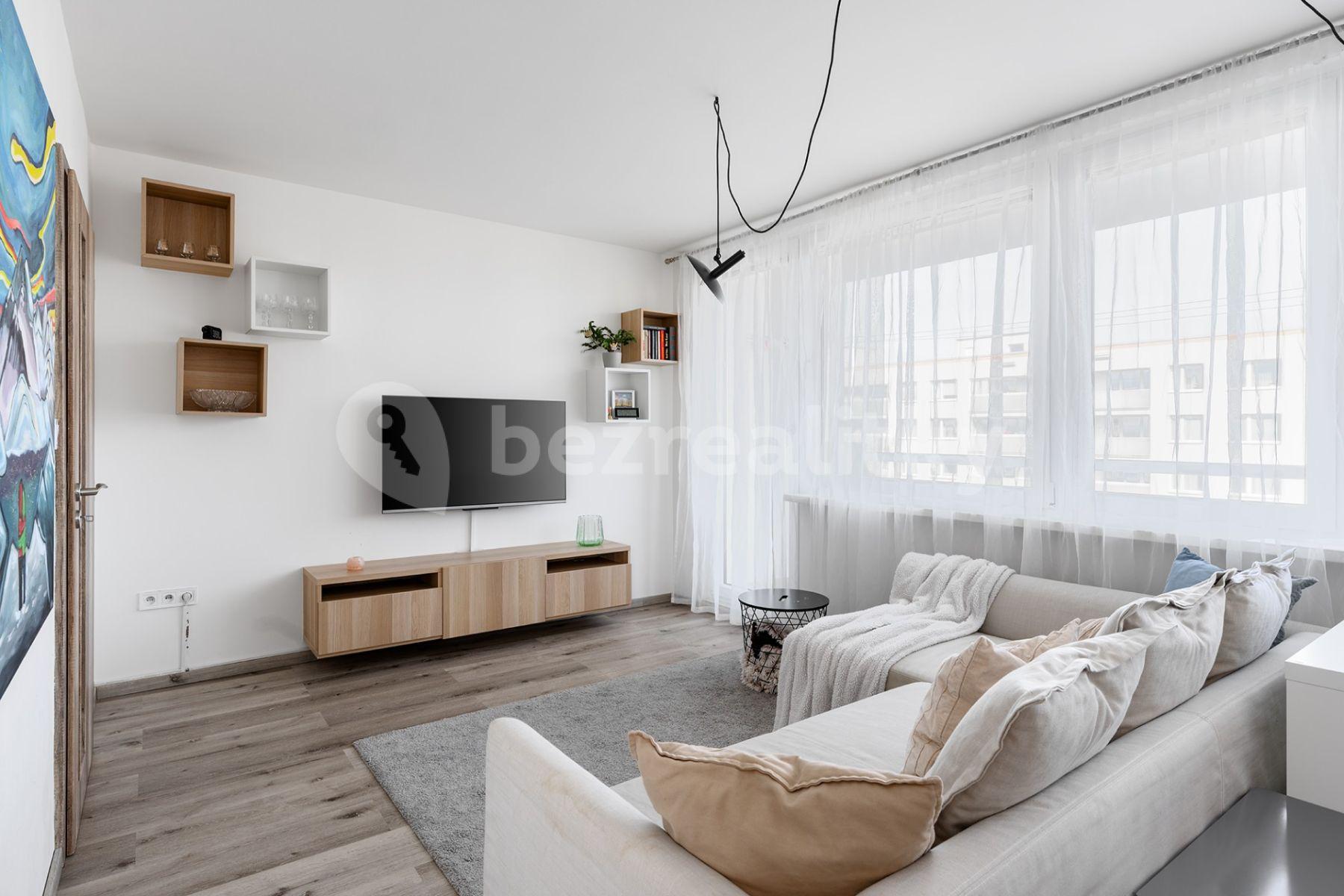 2 bedroom with open-plan kitchen flat to rent, 79 m², Přecechtělova, Prague, Prague