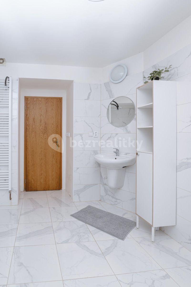 3 bedroom flat to rent, 111 m², K Zámku, Prague, Prague