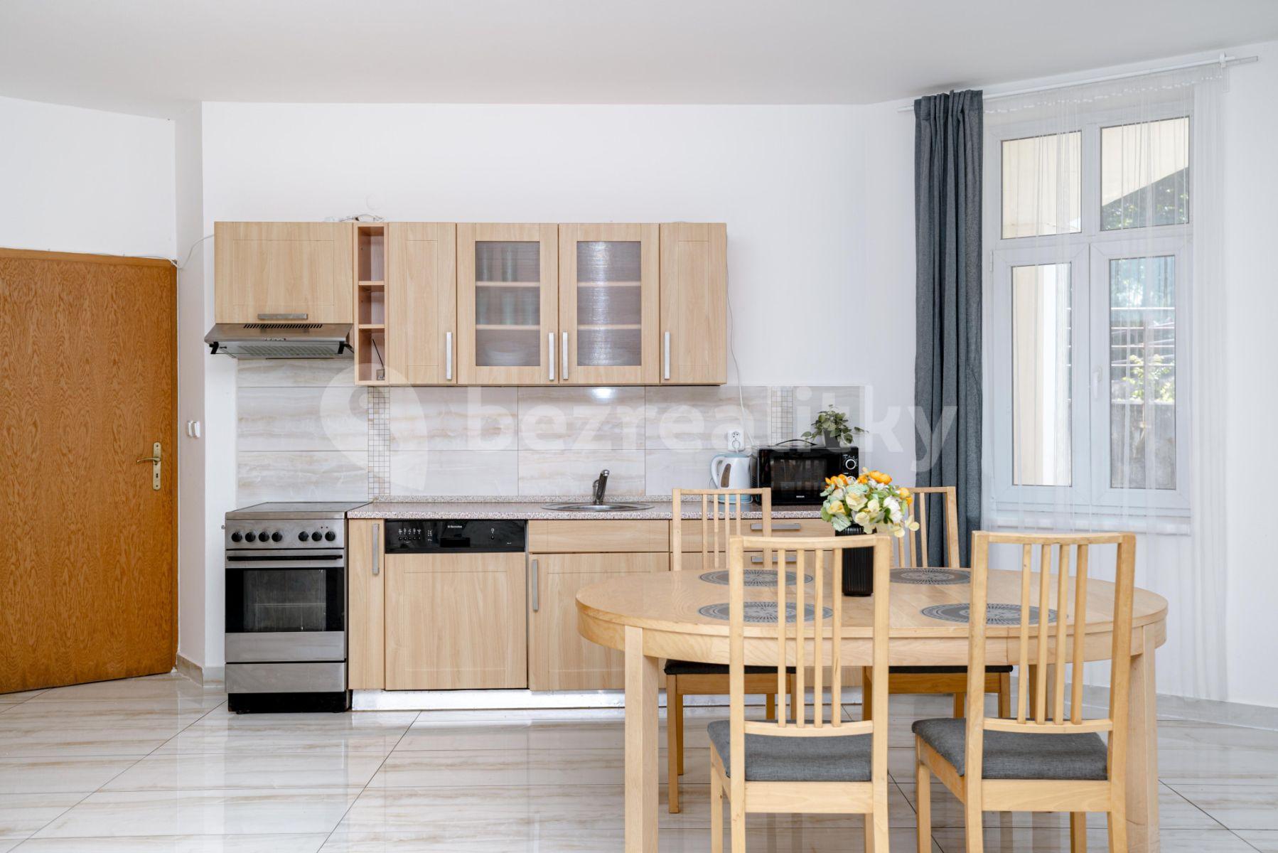 3 bedroom flat to rent, 111 m², K Zámku, Prague, Prague