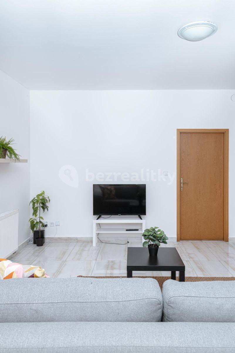 3 bedroom flat to rent, 111 m², K Zámku, Prague, Prague