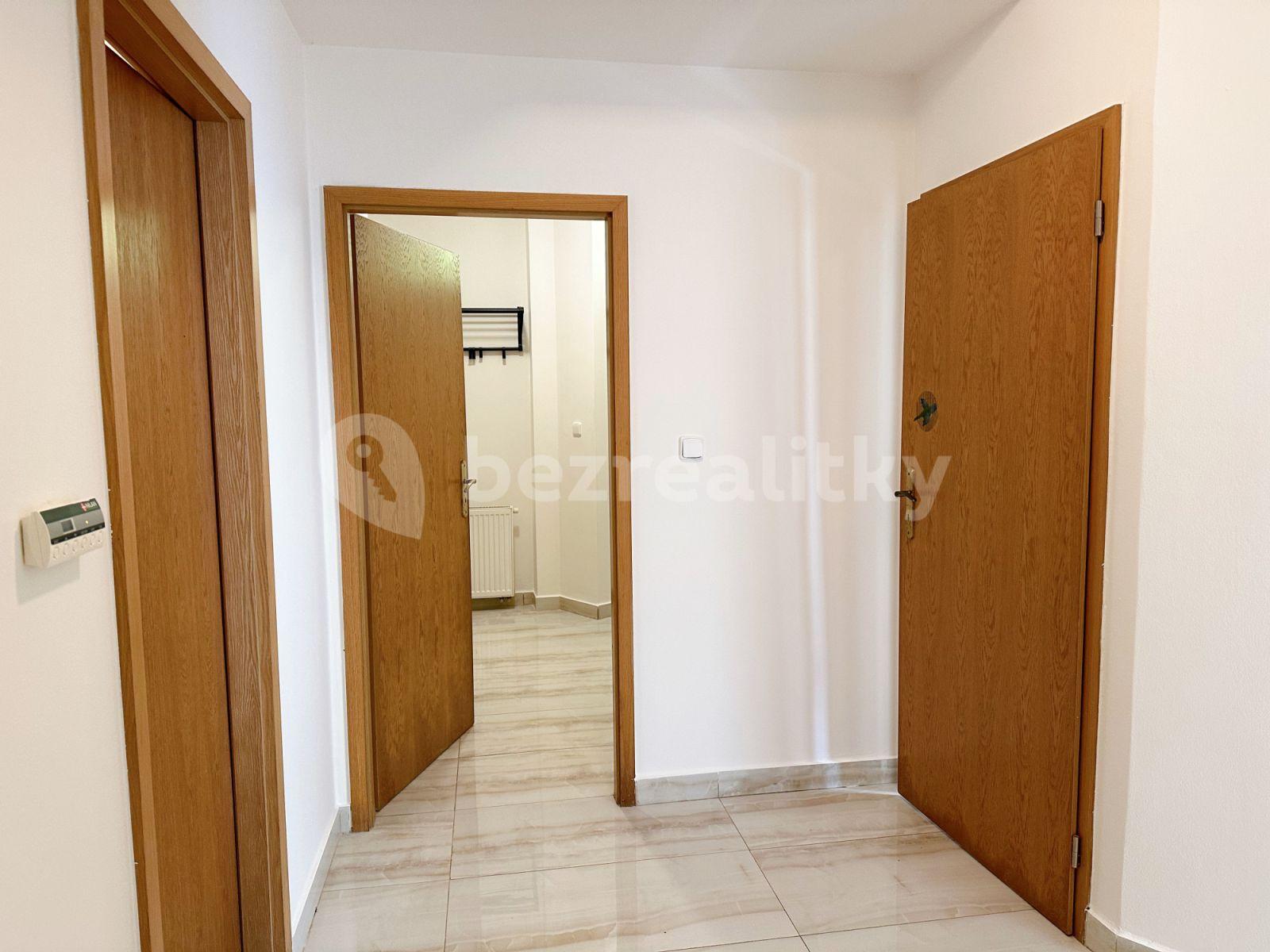 3 bedroom flat to rent, 111 m², K Zámku, Prague, Prague