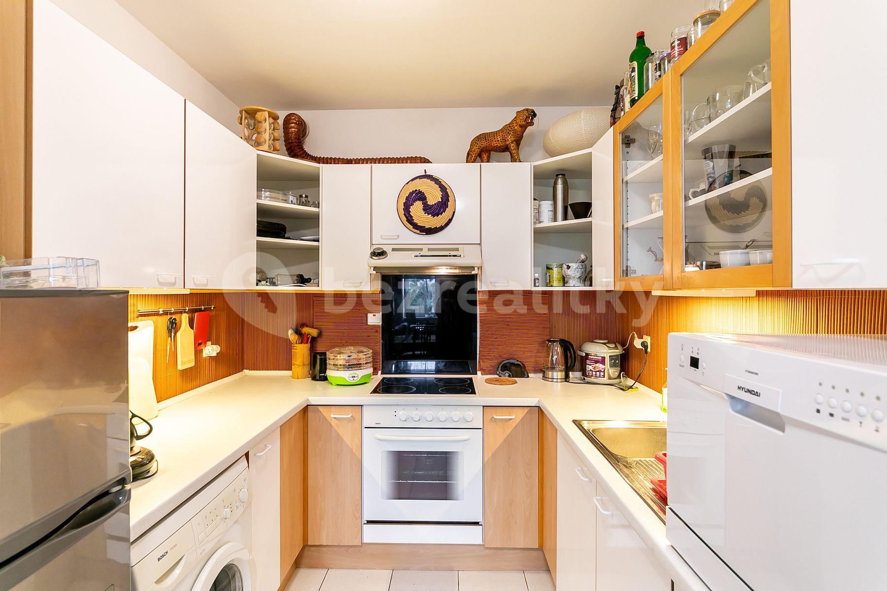 1 bedroom with open-plan kitchen flat for sale, 56 m², Bochovská, Prague, Prague