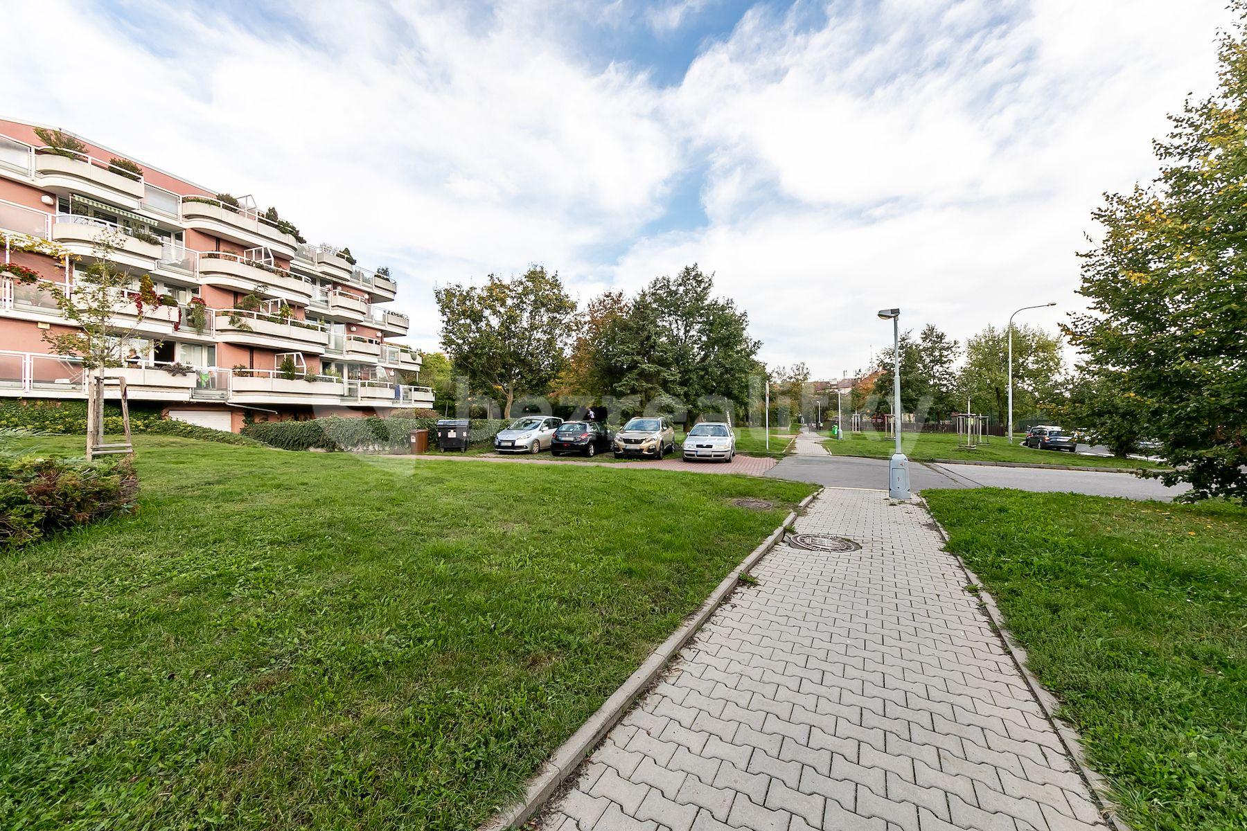 1 bedroom with open-plan kitchen flat for sale, 56 m², Bochovská, Prague, Prague