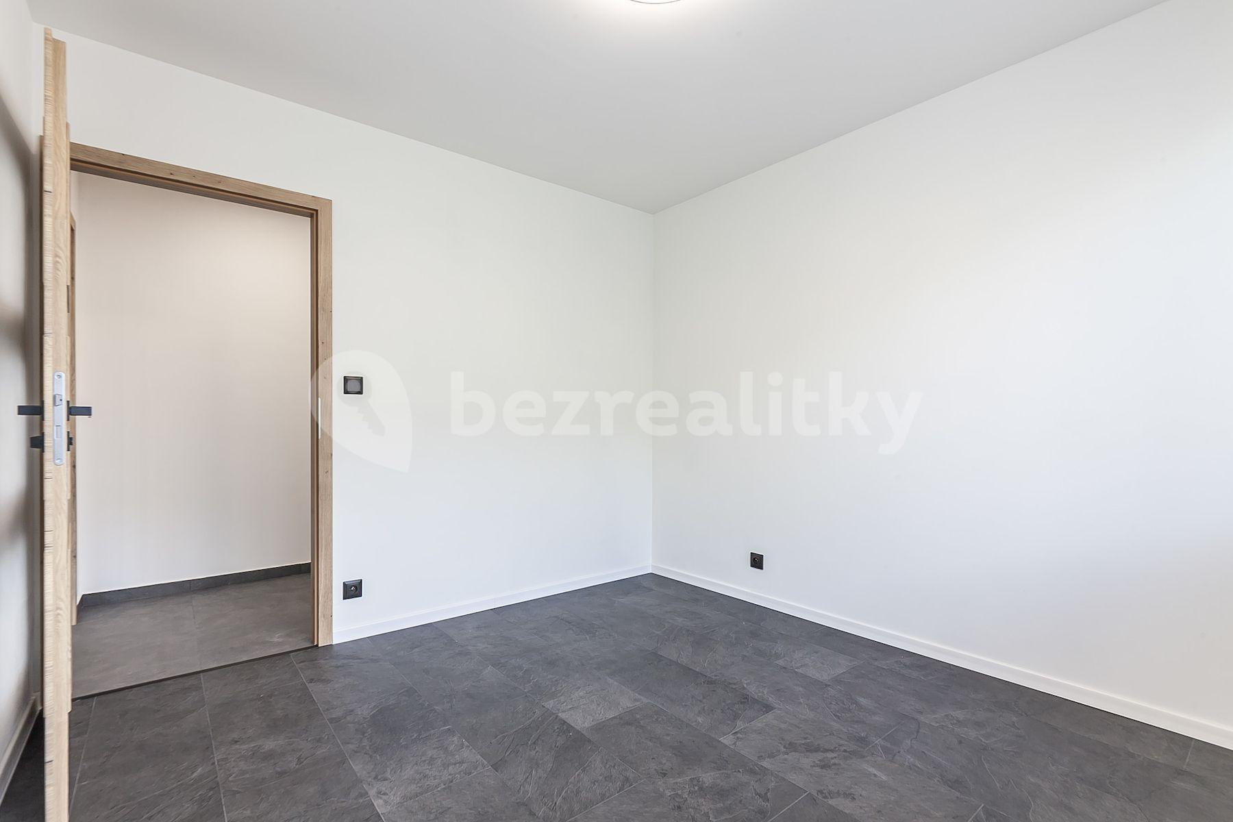 2 bedroom with open-plan kitchen flat for sale, 68 m², Jílovská, Prague, Prague